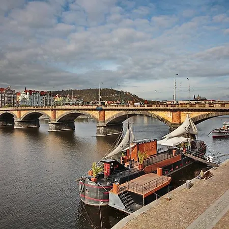 Apartment Charming Next To The Emmaus Abbey Prague