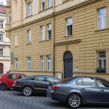 Charming Next To The Emmaus Abbey Apartment Prague