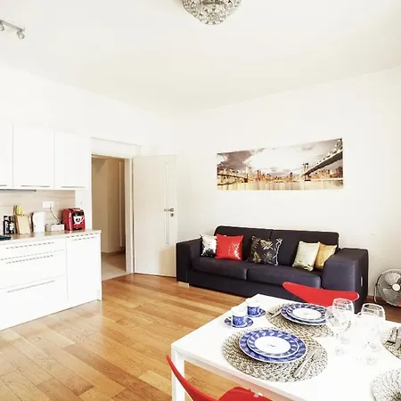 Apartment Charming Next To The Emmaus Abbey