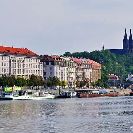 Charming Next To The Emmaus Abbey Praga